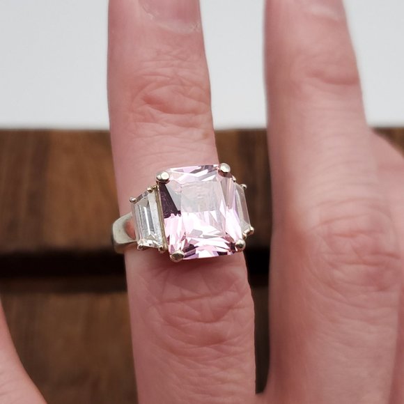 Size 5 925 Sterling Silver Large Pink Rectangle Cubic Zirconia Gem Ring - Picture 5 of 9